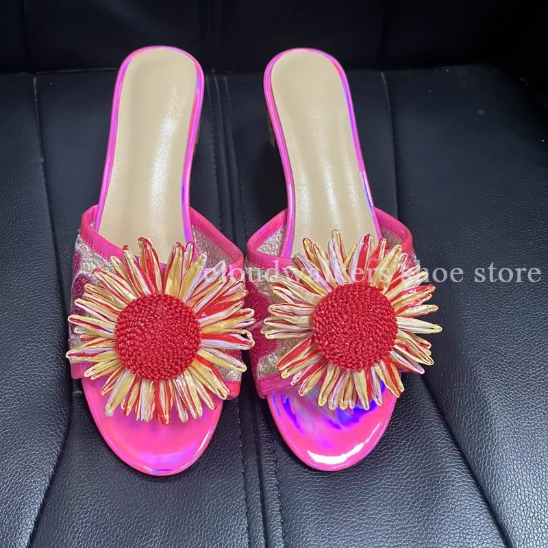 Embroidery Designer - Yanardöner İşlemeli Üst Kısım Ayçiçeği Süslemeli