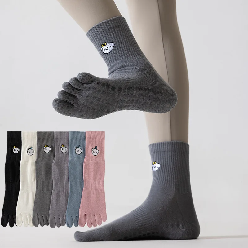 Embroidery On Socks - Beş Parmak Yoga Çorap Karikatür Köpek