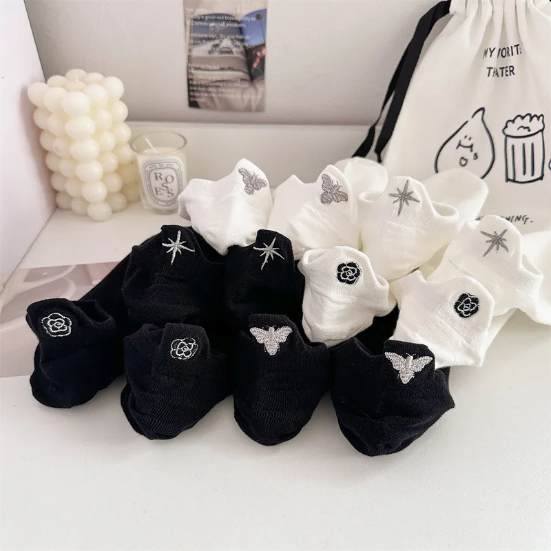 6 çift Lüks Marka Kadın Çorap  - Embroidery On Socks incelemesi ve fiyatı