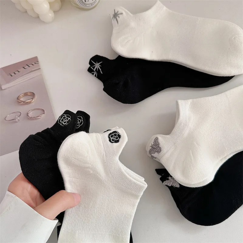 6 çift Lüks Marka Kadın Çorap  - Embroidery On Socks incelemesi ve fiyatı