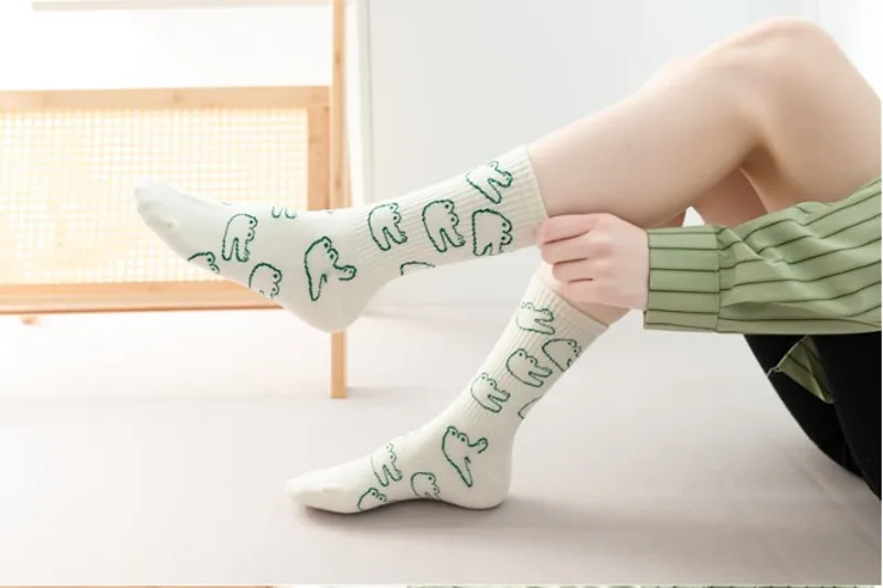Moda Harajuku Hip Hop Paten So - Embroidery On Socks incelemesi ve fiyatı